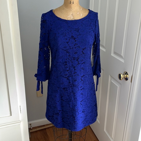 Vince Camuto Dresses & Skirts - Vince Camuto Blue Lace Dress
